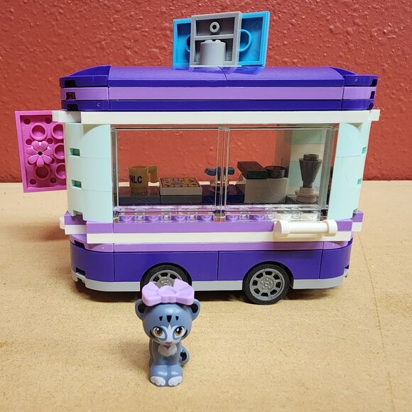 LEGO FRIENDS: Emma's Art Stand (41332) with Instructions - Picture 2 of 6